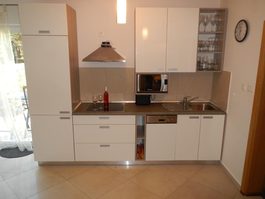 Apartments Eva Malinska Habitación foto